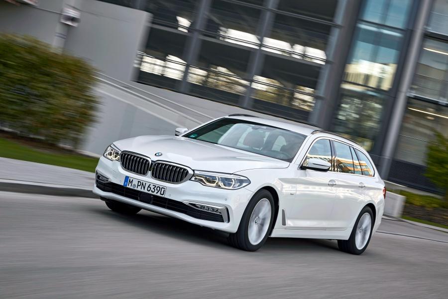  BMW 520d Touring Luxury Line 2017 года  (WW) (фото 12 из 40)